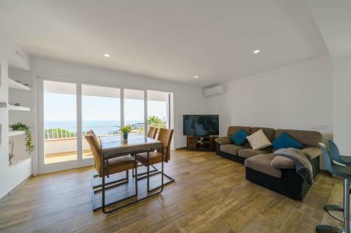 Sea Breeze Lux House - Private Pool & Aircon