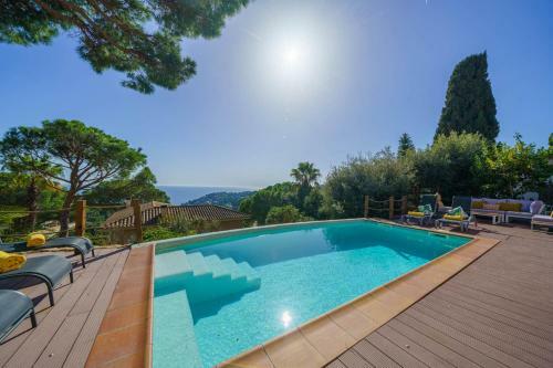Sea Breeze Lux House - Private Pool & Aircon