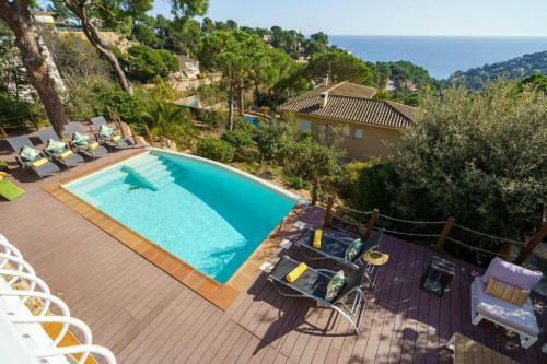 Sea Breeze Lux House - Private Pool & Aircon