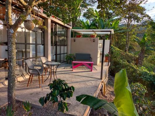 Lodge Longo Mai
