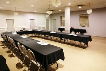 Hotel Tamarack Motor Inn