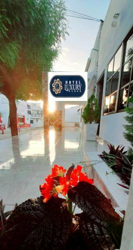 Hotel Luxury Plaza