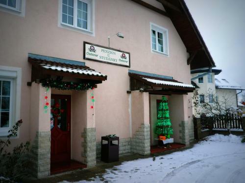 Hostal Penzion U Stud�nky