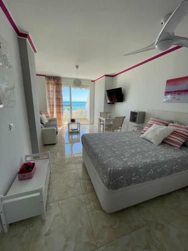 Apartamento Roca Chica. Studio - First Line Beach