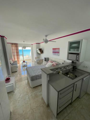 Apartamento Roca Chica. Studio - First Line Beach