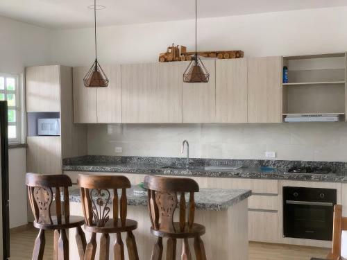 Villa Habitaci�n En Casa L�p� Con Desayuno