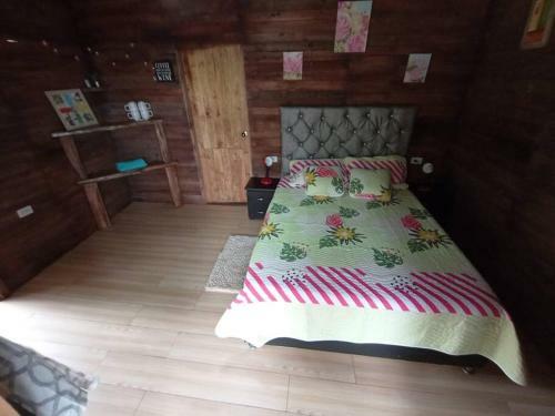 Encantadora Caba�a Cerca A Cali Jacuzzi Smart Tv