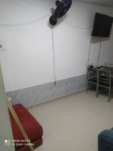 Tranquilo Y Comercial Apartamento