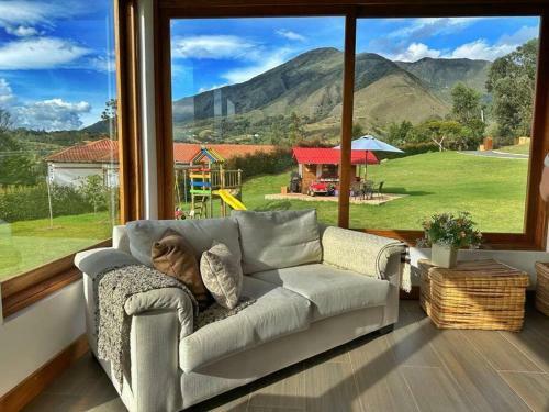 Casa Aran� - Vista Espectacular Y Mucho Jard�n