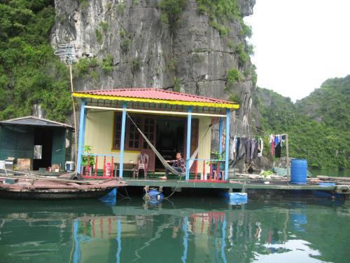 Bai Tu Long Junks