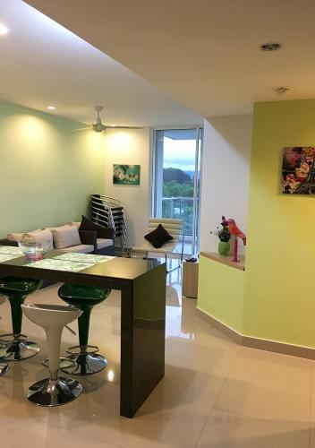 Beautiful Apartment In Girardot, Puerto Tranquilo