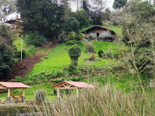 Caba�as Arco�ris Del Lago N� 5