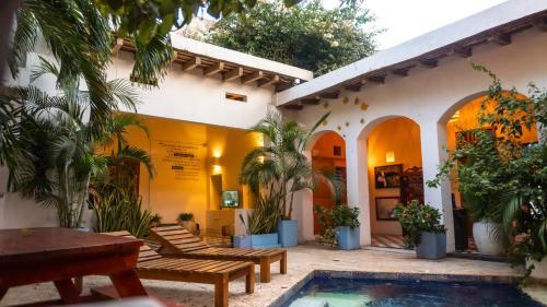 Hotel La Puerta Azul