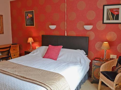 Riverbank Cottage