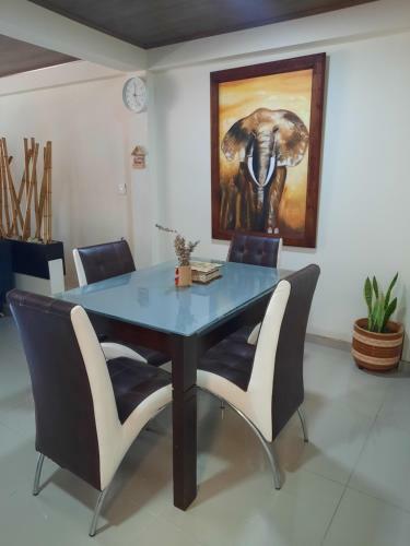 Apartamento Casa Central, Segundo Piso Con Parqueadero