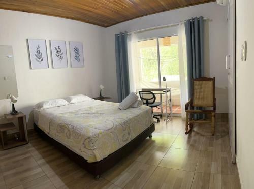 Apartamento C�ntrico-a Pie Del Mar Y Del Casco Hist�rico+a/c