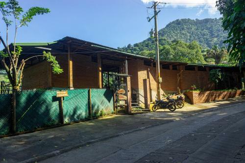 Albergue Casa Pistacho