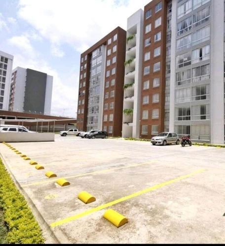 Apartamento Cerca Al Estadio, Unicentro, Universidades