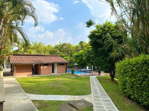 Hermosa Casa En Pereira Con Piscina