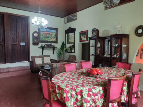 Hermosa Finca T�pica de Descanso En El Eje Cafetero