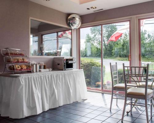 Hotel Econo Lodge South Buffalo