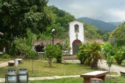 Caba�a Con Piscina En Minca