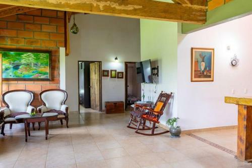 Finca Manantial, Tu Casa de Descanso En El Oriente