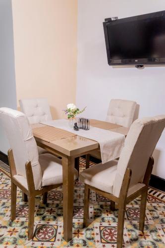 Republican Corner Apartment 201