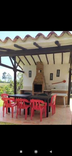 Casa De Campo El Laguito - Mesa De Los Santos