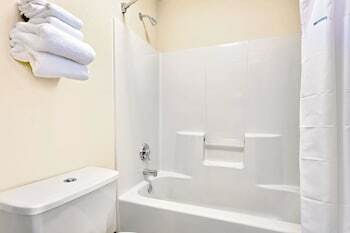 Motel Baymont Inn & Suites - Cleveland