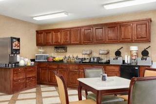 Motel Baymont Inn & Suites - Cleveland