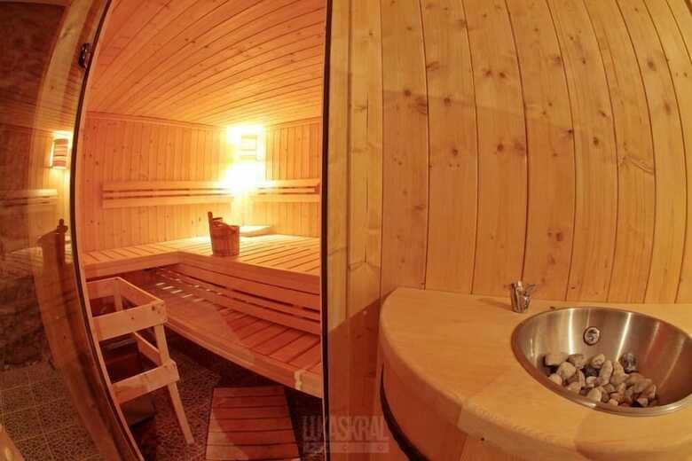 Hotel Horn� Dv?r