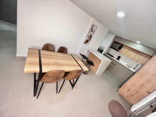 Apartamento Central En Altos Del Poblado Para Estancias Largas