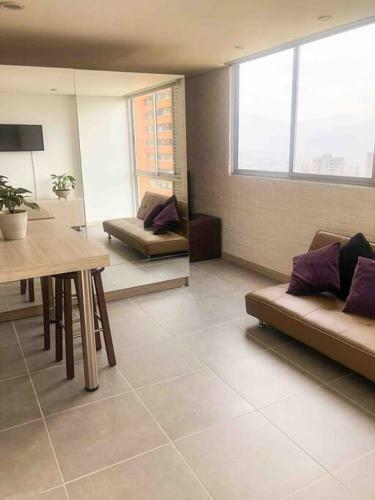 Grandioso Apartamento Cerca Al Lleras Y Tesoro
