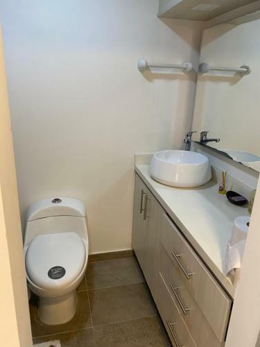 Apartasuite Moderna - En El Coraz�n Del Poblado Medell�n