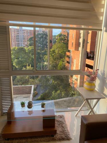 Apartasuite Moderna - En El Coraz�n Del Poblado Medell�n