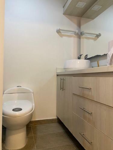 Apartasuite Moderna - En El Coraz�n Del Poblado Medell�n