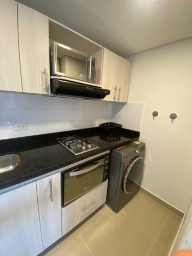 Apartasuite Moderna - En El Coraz�n Del Poblado Medell�n