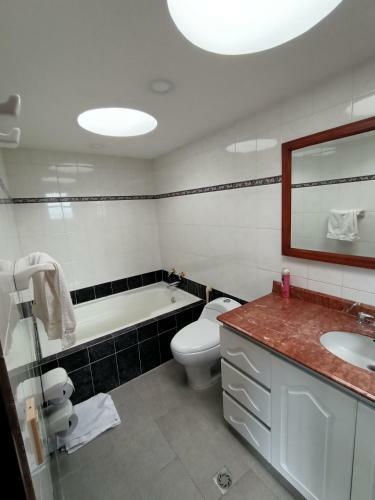 Casa Campestre Con Terraza Para 10 - San Lucas - El Poblado