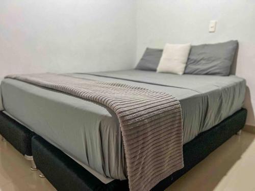 Apartamento A 5 Min Del Lleras, Tranquilo Con Todo Cerca. 274-dg2