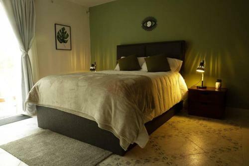 Casa Guayac�n, Llena de Vida, Con Parqueo Gratuito