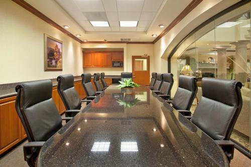 Holiday Inn Express Hotel & Suites Tucson Mall