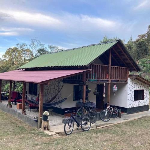 Hermosa Caba�a Con Huerta - Casa Verde