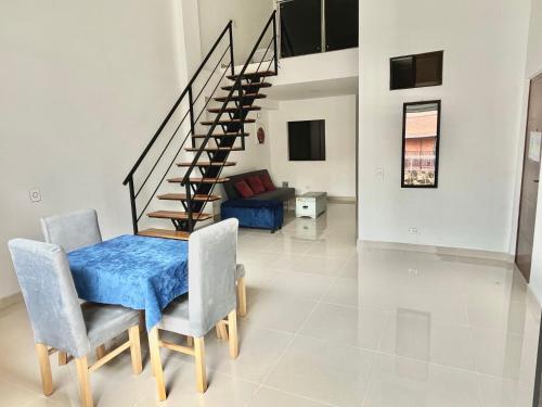 Apartamento Duplex Completo Cerca A La 70 En Laureles