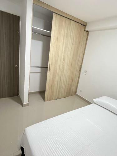 Apartamento Duplex Completo Cerca A La 70 En Laureles