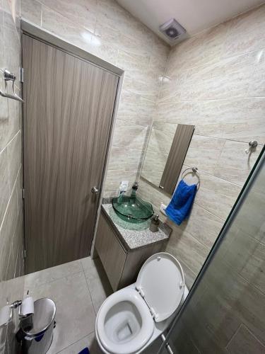 Apartamento Duplex Completo Cerca A La 70 En Laureles