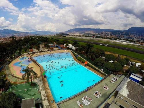 Casa C�moda, Cerca Parque Acu�tico En Medellin