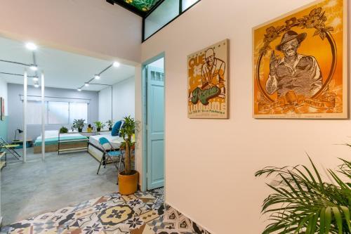 Apartamento Studios Amarillo-morado-ocre