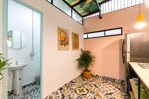 Apartamento Studios Amarillo-morado-ocre