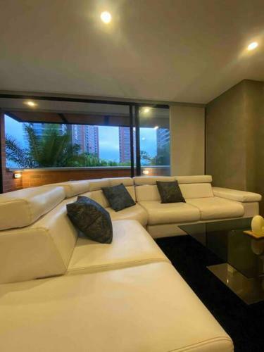 Apartment In The Poblado, Close To Lleras Park